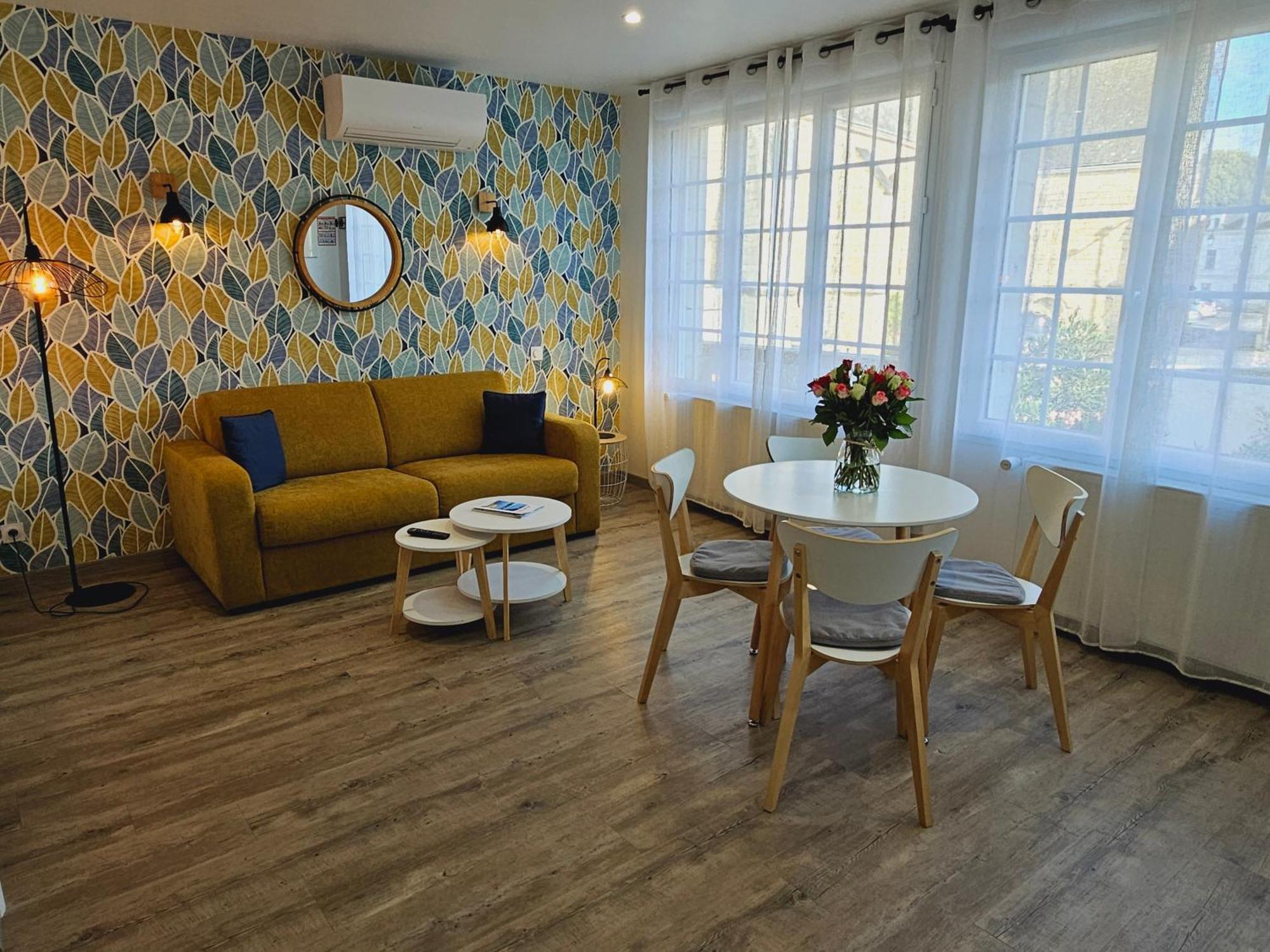 Logis Loire Hotel - Les Cocottes Restaurant Les Rosiers-sur-Loire Luaran gambar